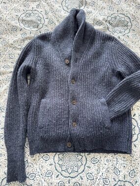 Banana Republic men’s sweater sz LG